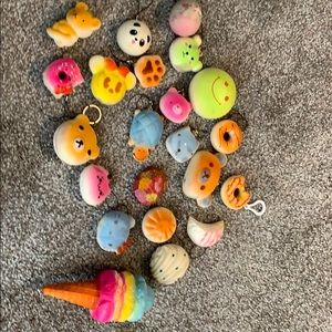 i’m selling 22 squishes!